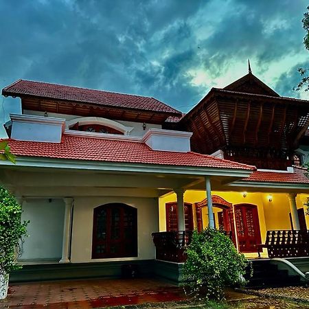 Dream Palace Alappuzha Esterno foto