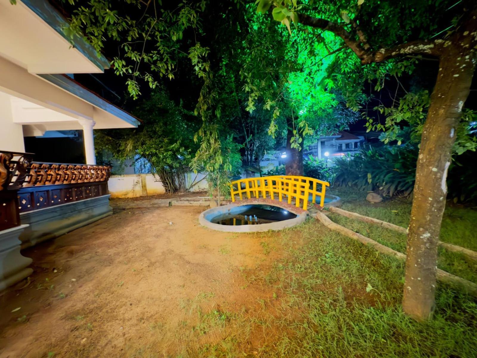 Dream Palace Alappuzha Esterno foto